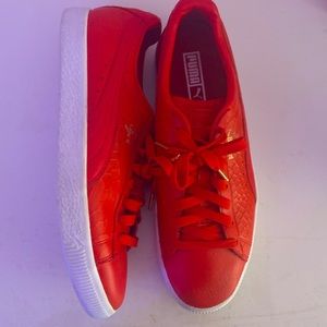 Red snakeskin puma “Clyde”